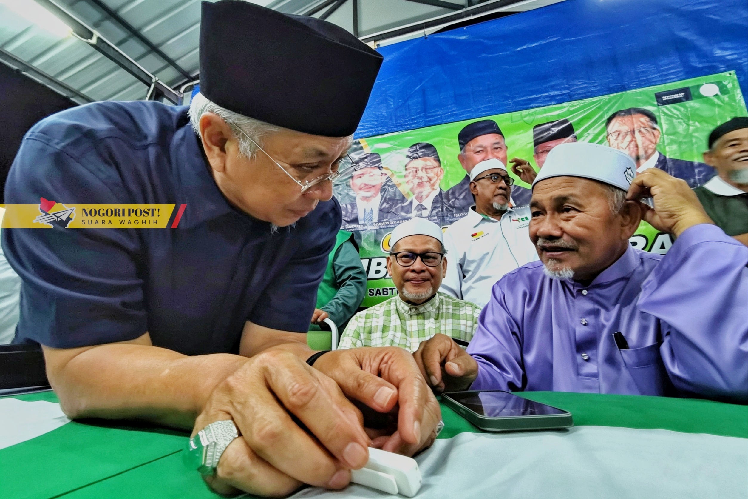 BEKAS MENTERI, BEKAS ADUN PKR SERTA 14 DIUMUMKAN SERTAI PAS.